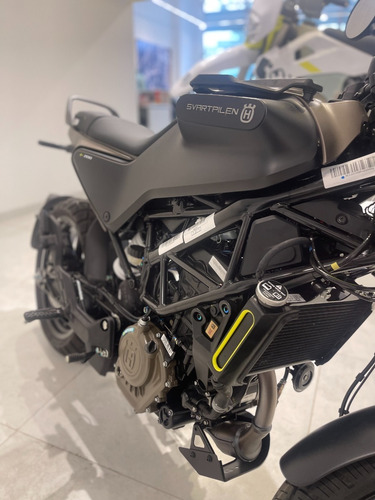 Imagen 5 de 22 de Husqvarna Svartpilen 200 0km 2023