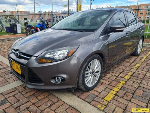 Ford Focus Titanium 2.0cc AT AA 4X2