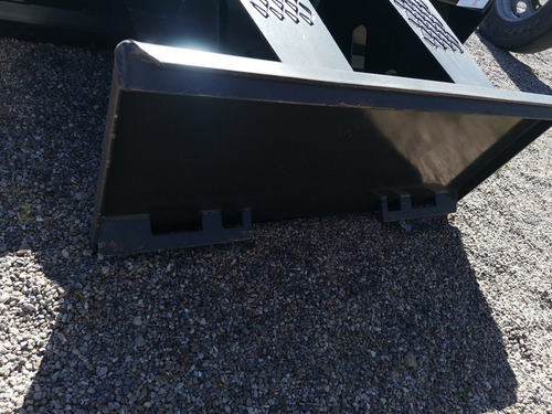 Aditamento Pala Niveladora Para Minicargador Bobcat Caterpi
