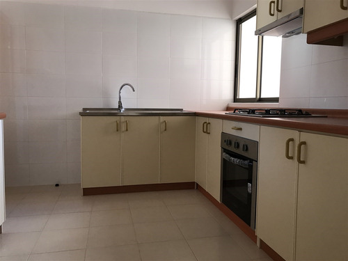 Casa En Arriendo De 3 Dorm. 2 Baños En La Serena