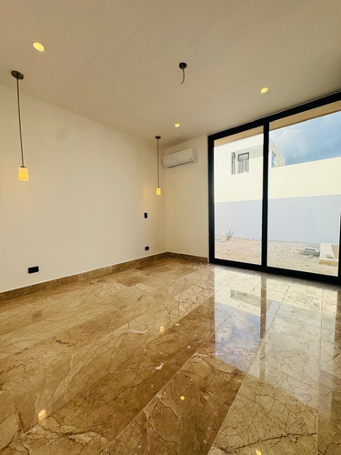 Residencia En Renta En Xcanatún, Mérida