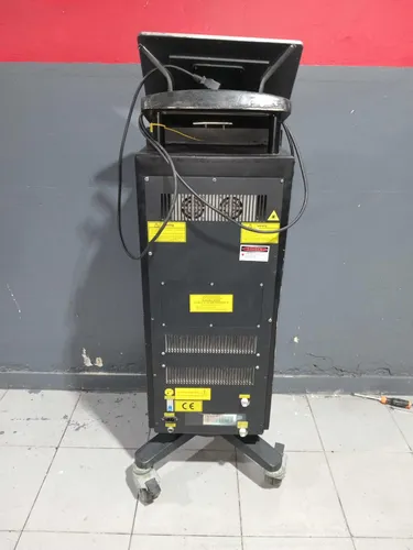 Alquiler De Máquina De Depilación Definitiva Soprano Titaniu