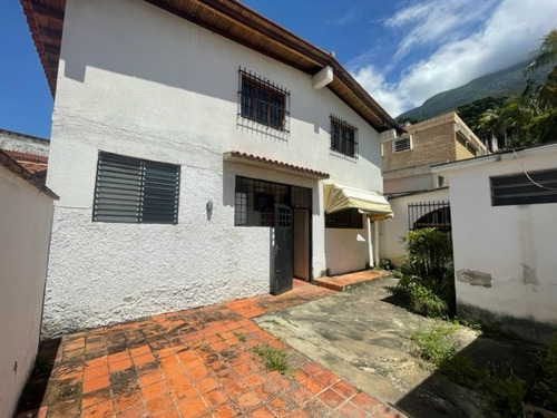 Imagen 15 de 16 de Se Vende Casa 404m2 4h+s/3b+s/2p/ Los Palos Grandes 1218