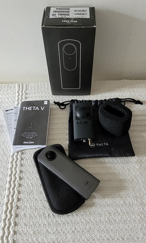 Câmera 360 Ricoh Theta V 4k + Kit Ta-1 Som Incrível 3d Top! (Usado)