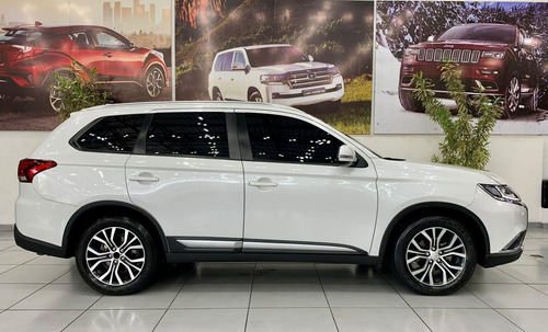 Imagem 4 de 14 de Mitsubishi Outlander 2.0 Comfort Pack 7l Cvt Gasolina Auto