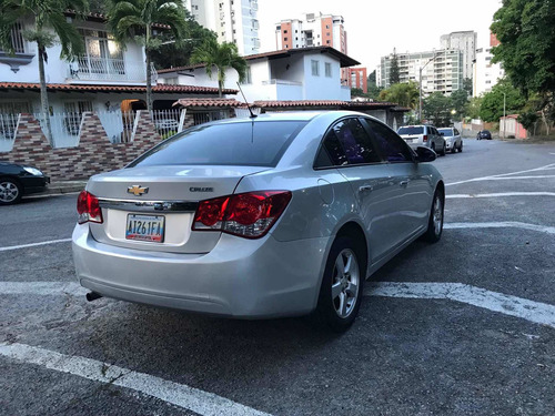Imagen 8 de 13 de Chevrolet Cruze Lt