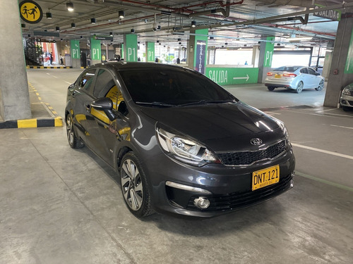 Imagen 2 de 23 de Kia Rio Summa