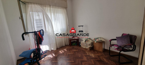 Casa En Régimen De Ph De Bajos, Amplio Fondo, Parrillero, Garaje