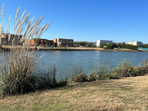 Imagen 2 de 14 de Terreno En Venta En El Cantón Barrio Islas