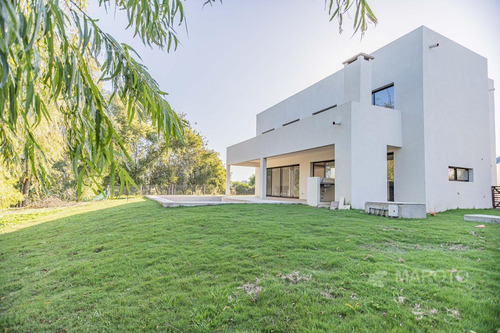 Imagen 4 de 30 de Casa En Venta En El Canton - Maroto Propiedades