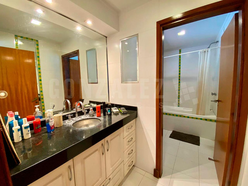 Casa 5 Amb En Barrio Uno - Con Piscina