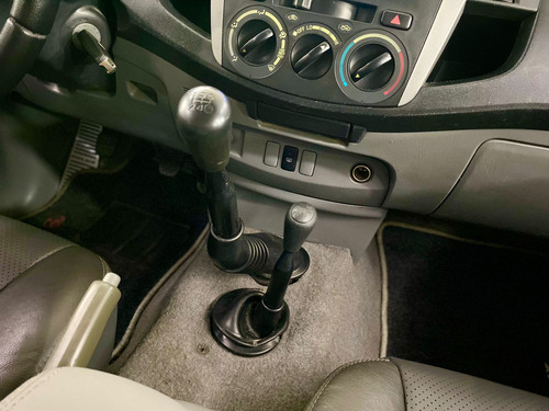 Toyota Hilux 2.5 Cab. Dupla 4x4 4p