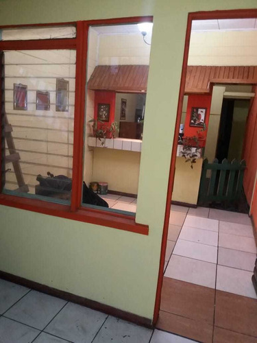 Imagen 8 de 14 de Casa Curridabat Centro. Dos Casas Y Una Bodega...