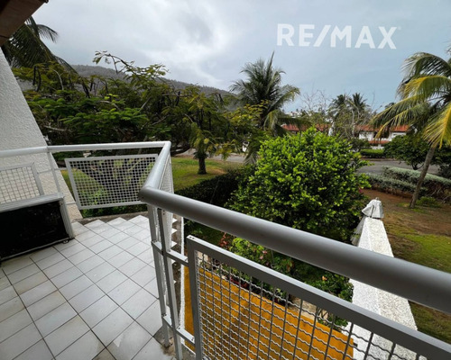 Re/max 2mil Vende Townhouse En Res. Terrazas De Guacuco, Mun. Arismendi, Isla De Margarita, Edo. Nueva Esparta