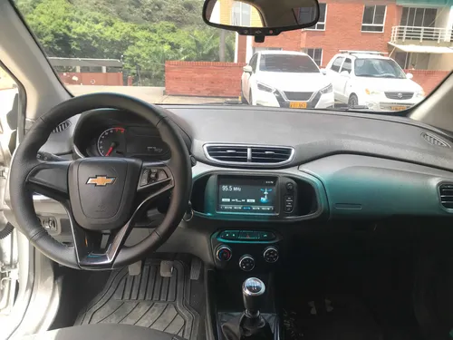 Chevrolet Onix LT 1.4 mecánico