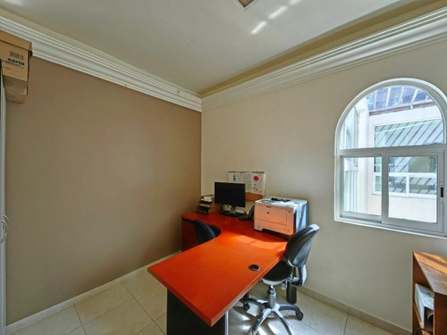 Casa 281m2 / 5r / 4b