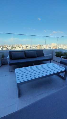 Departamento De 4 Ambientes Con Dependencia Y Cochera En Villa Crespo