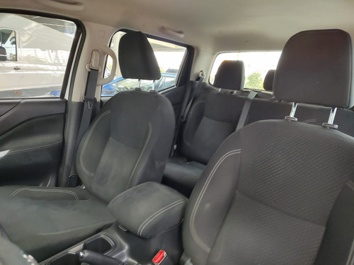 Nissan NP300 2.4 Doble Cabina Se Aa Pack Seg Mt