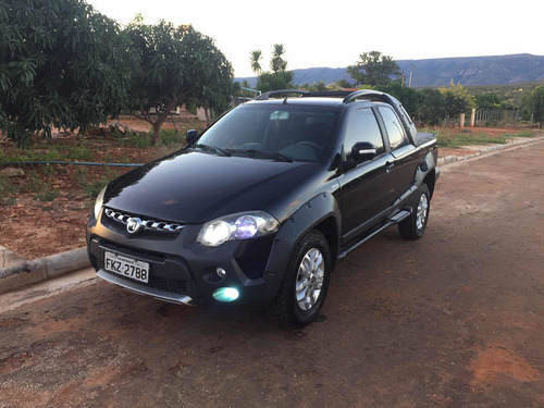 Fiat Strada 1.8 16v Adventure Cab. Dupla Flex Dualogic 2p