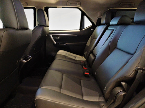 Toyota SW4 Toyota SW4 SRX Platinum 2.8 Turbodiesel 4x4 (Aut.) (7 Lugares)