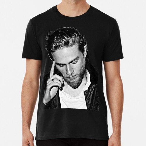 Remera Póster Guapo Charlie Hunnam En Blanco Y Negro Algodon