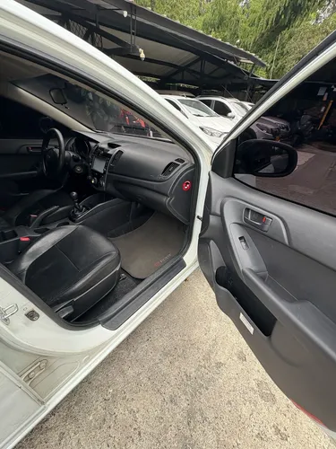 Kia Cerato Forte 2014