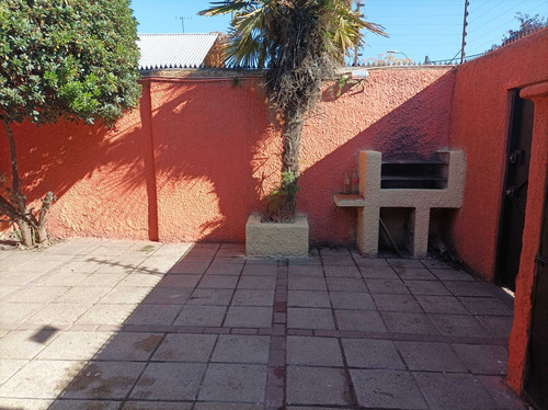 Casa En Venta. Villa Santa Carolina, Macul (107798)