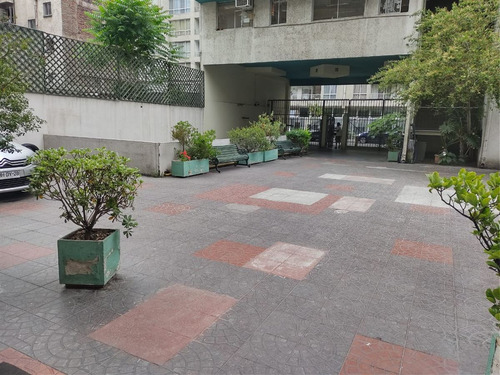 Departamento En Venta De 1 Dorm. En Santiago