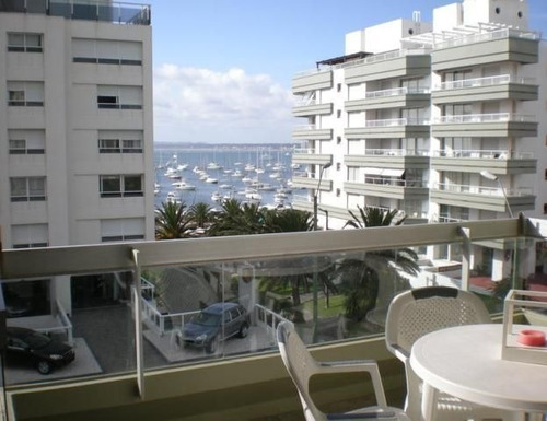Apartamento En Venta De 3 Dormitorios En Peninsula