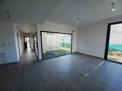 Imagen 10 de 29 de Casa En Venta A Estrenar En Santa Elena - Pilar Del Este
