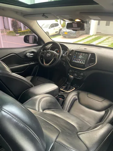 Jeep Cherokee 3.2 Longitude Plus