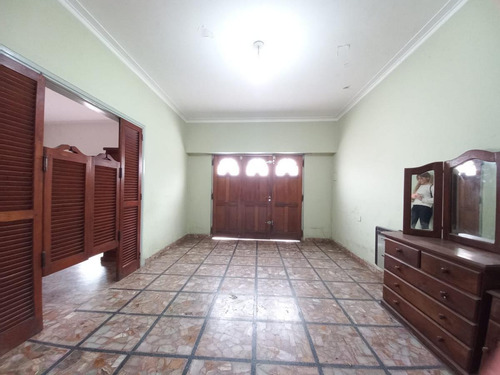 Imagen 17 de 27 de Casa 3 Dormitorios - Barrio El Carmen - Berisso-123 31 Y 32
