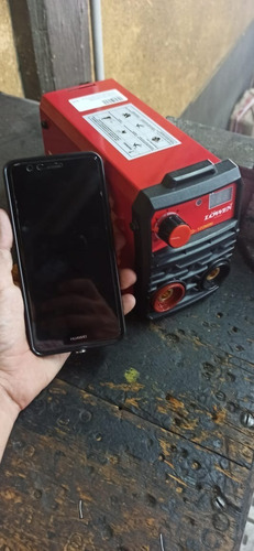 Imagen 4 de 8 de Soldadora Inverter 120 Amp Lowen Mini 4kva
