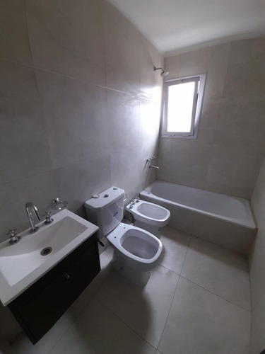 Imagen 4 de 5 de Departamento - Castelar Norte