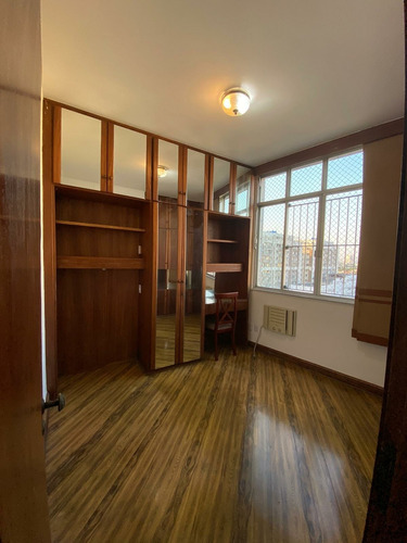 Apartamento À Venda Na Rua Mariz E Barros, Maracanã, Rio De Janeiro - Rj - Liv-8595