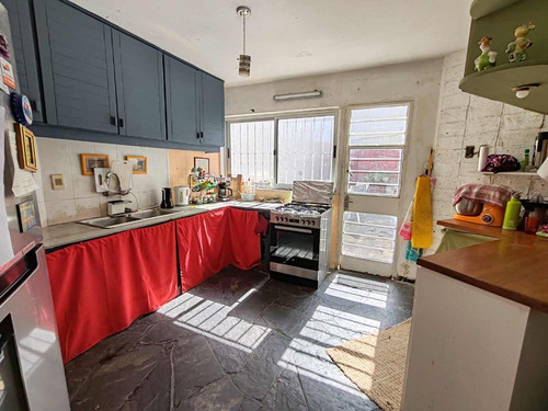 Venta Casa Pocitos 3 Dormitorios 2 Baños Y Garaje