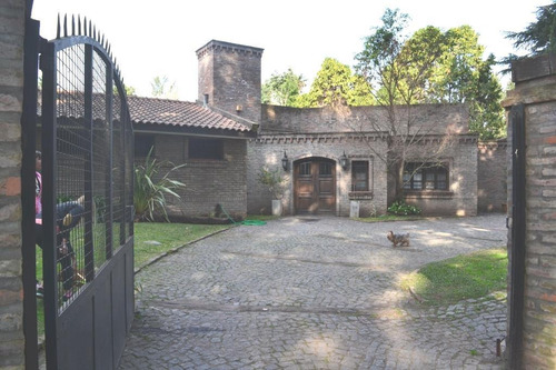 Imagen 2 de 9 de Casa - Barrio Parque Leloir