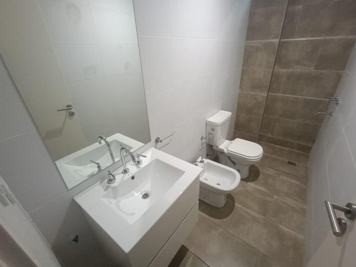 Venta - Departamento - 2 Ambientes - Frente - Balcon - Lomas De Zamora - A Estrenar