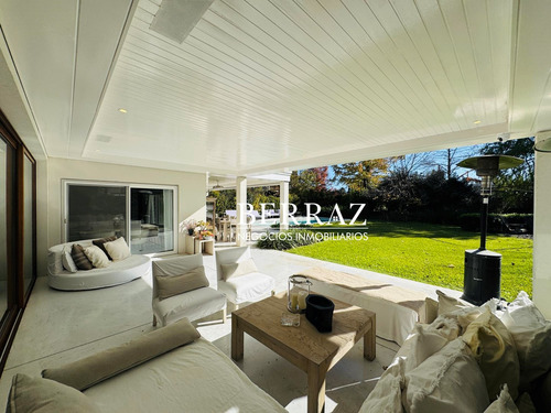 Casa Venta 5 Dormitorios Ayres Del Pilar Lote De 1037 M2 Pilar