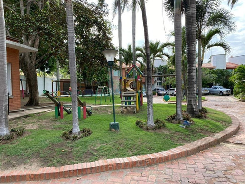 Imagen 22 de 24 de Casa En Venta Barrio Villa Campestre. Amplia Para Tu Familia.