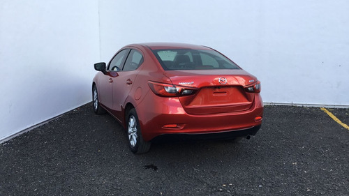 Imagen 8 de 15 de Mazda Mazda 2 4 Puertas
