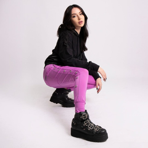 Imagen 5 de 10 de Babucha Jogger Progressive Blemish Con Tachas Y Bolsillos