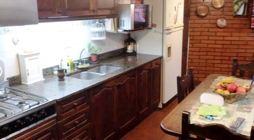Imagen 7 de 23 de Hermosa Casa 5 Amb Con Jardín En Parque Chacabuco