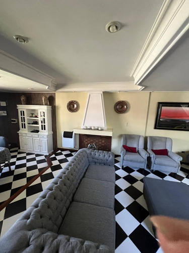 Hermosa Casa En Venta En Lomas De Zamora