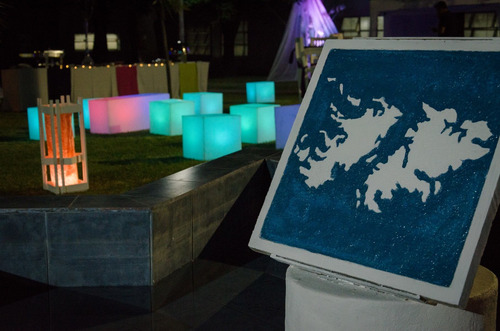 Alquiler Livings Led Luminoso Puff Mesa Frapera Barra Evento