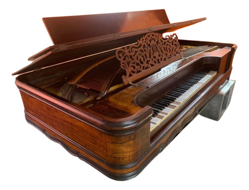 Piano Antiguo