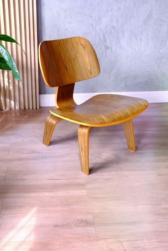 Poltrona Lounge Lcw - Design (Usado)