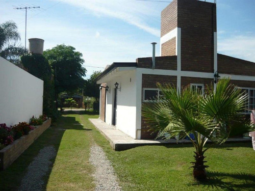 Casa Venta - 3 Dormitorios 1 Baño - 136 Mts2 - Etcheverry