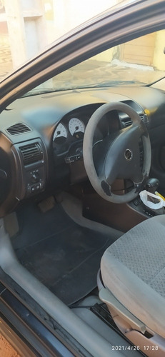 Imagem 11 de 15 de Chevrolet Astra 2.0 8v 4p Sedan