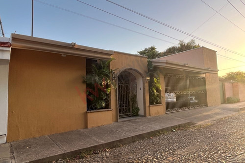 Hogar De Lujo En Colonia Chapultepec, Comodidad Y Estilo En 1 Nivel.